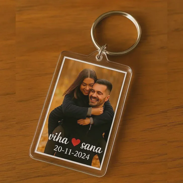 Personalised Clear Acrylic Couple Portrait & Date Keychain